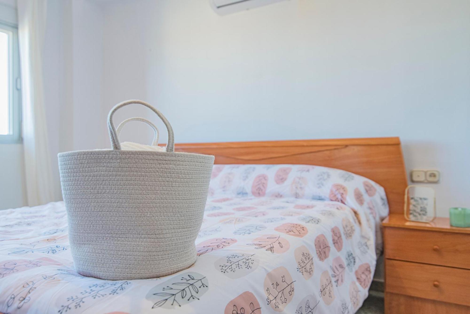 Delfin Retreat Con Terraza Junto A Parada De Metro Apartment *