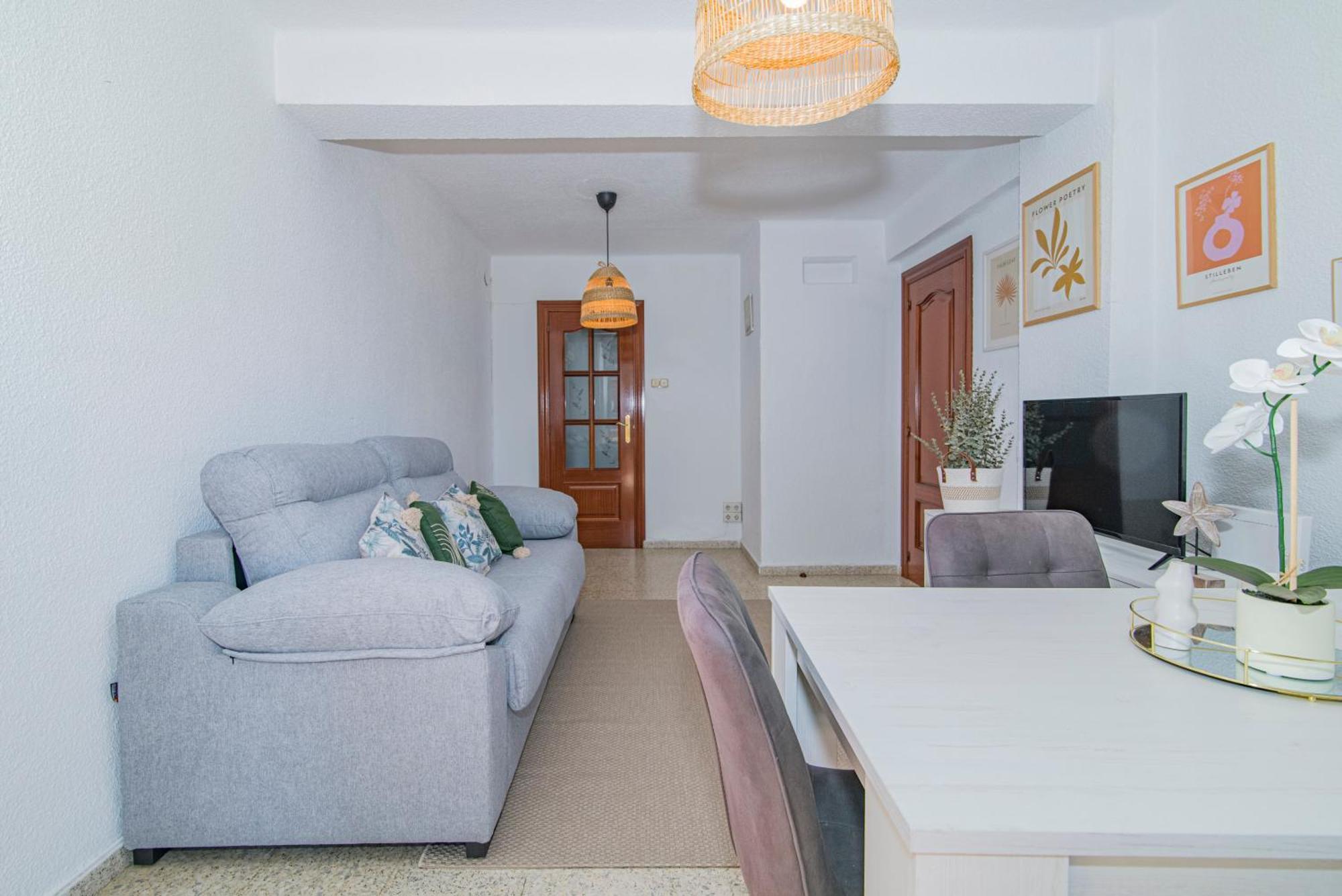 Apartment Delfin Retreat Con Terraza Junto A Parada De Metro Granada
