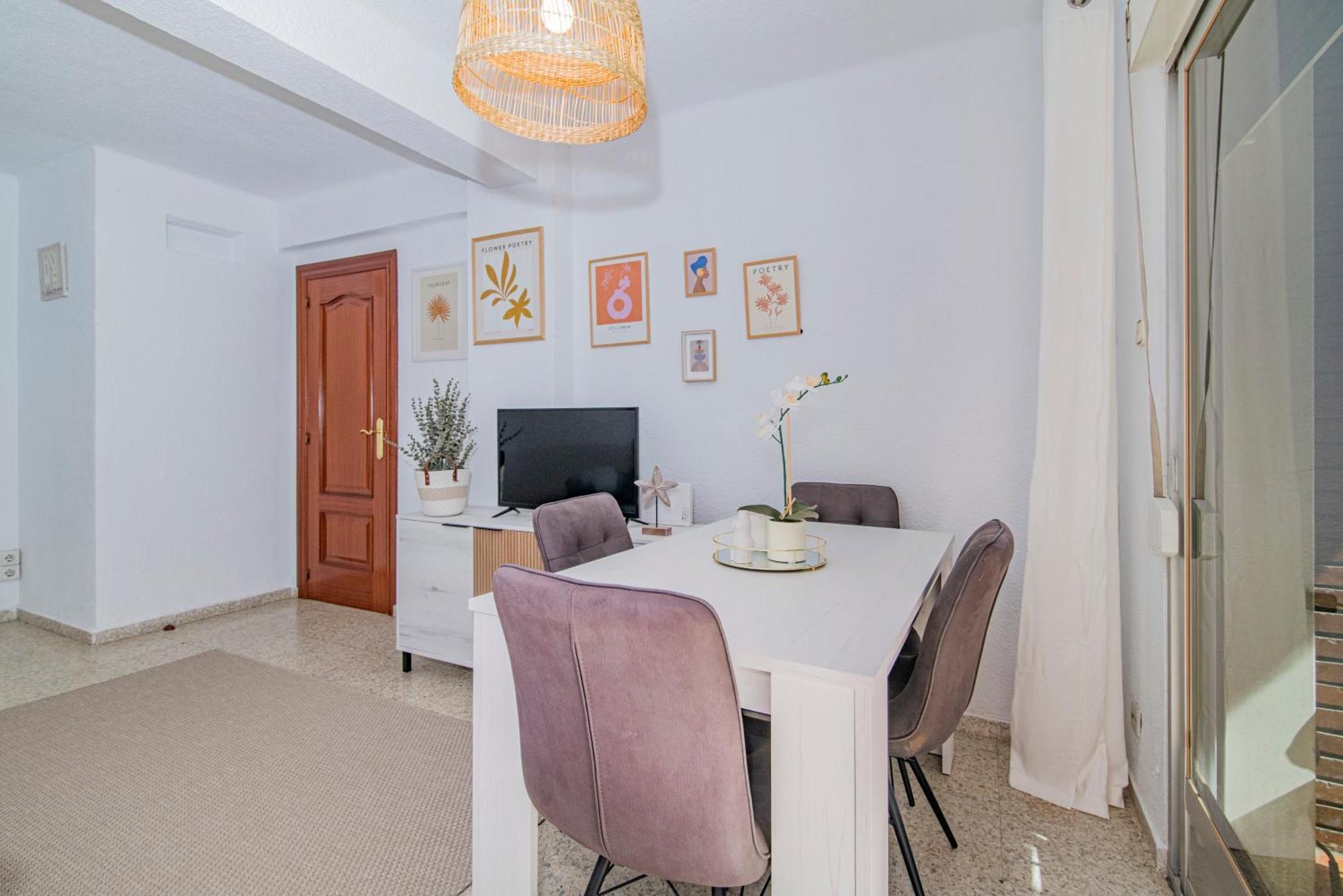 Apartment Delfin Retreat Con Terraza Junto A Parada De Metro *