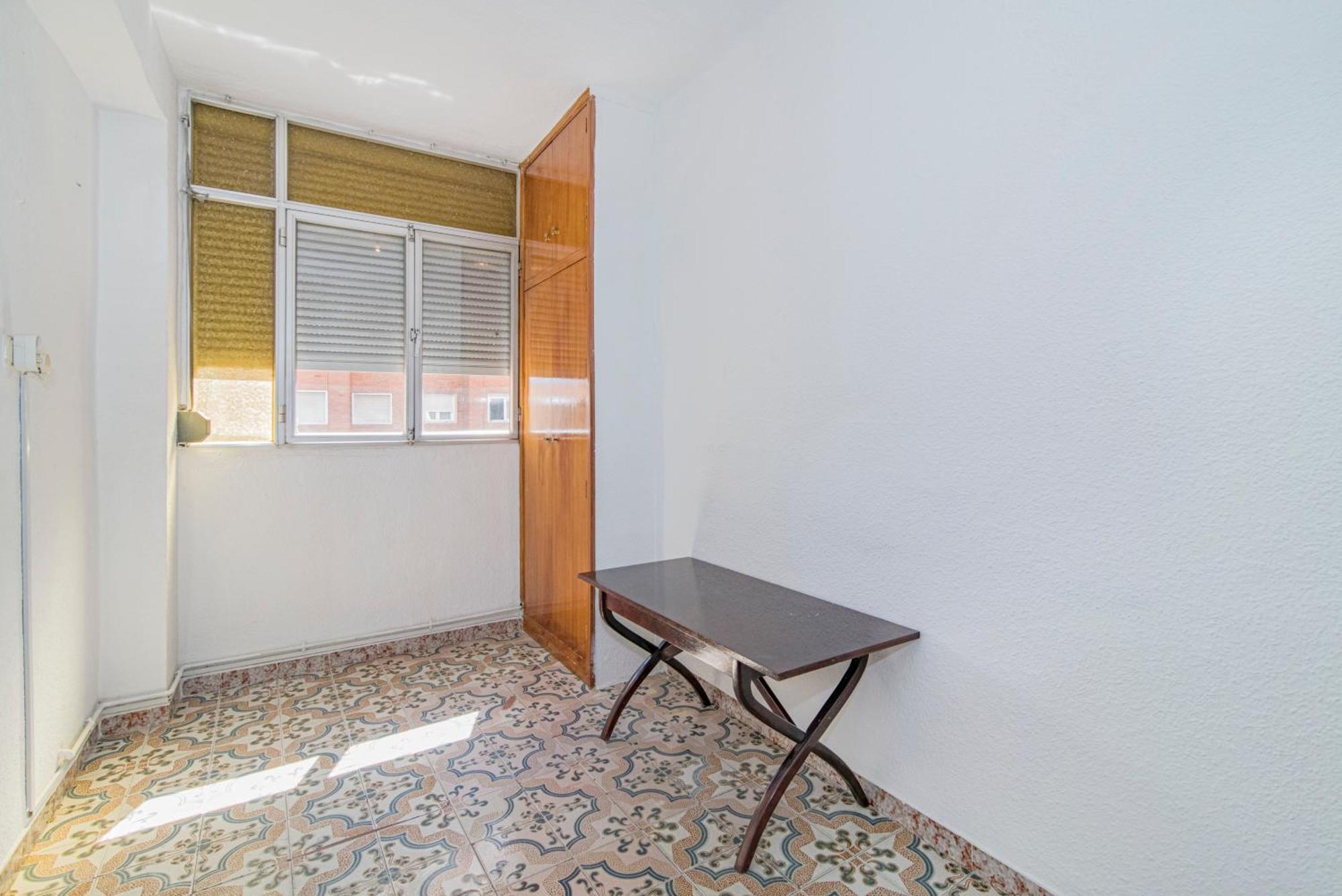 Delfin Retreat Con Terraza Junto A Parada De Metro * Granada