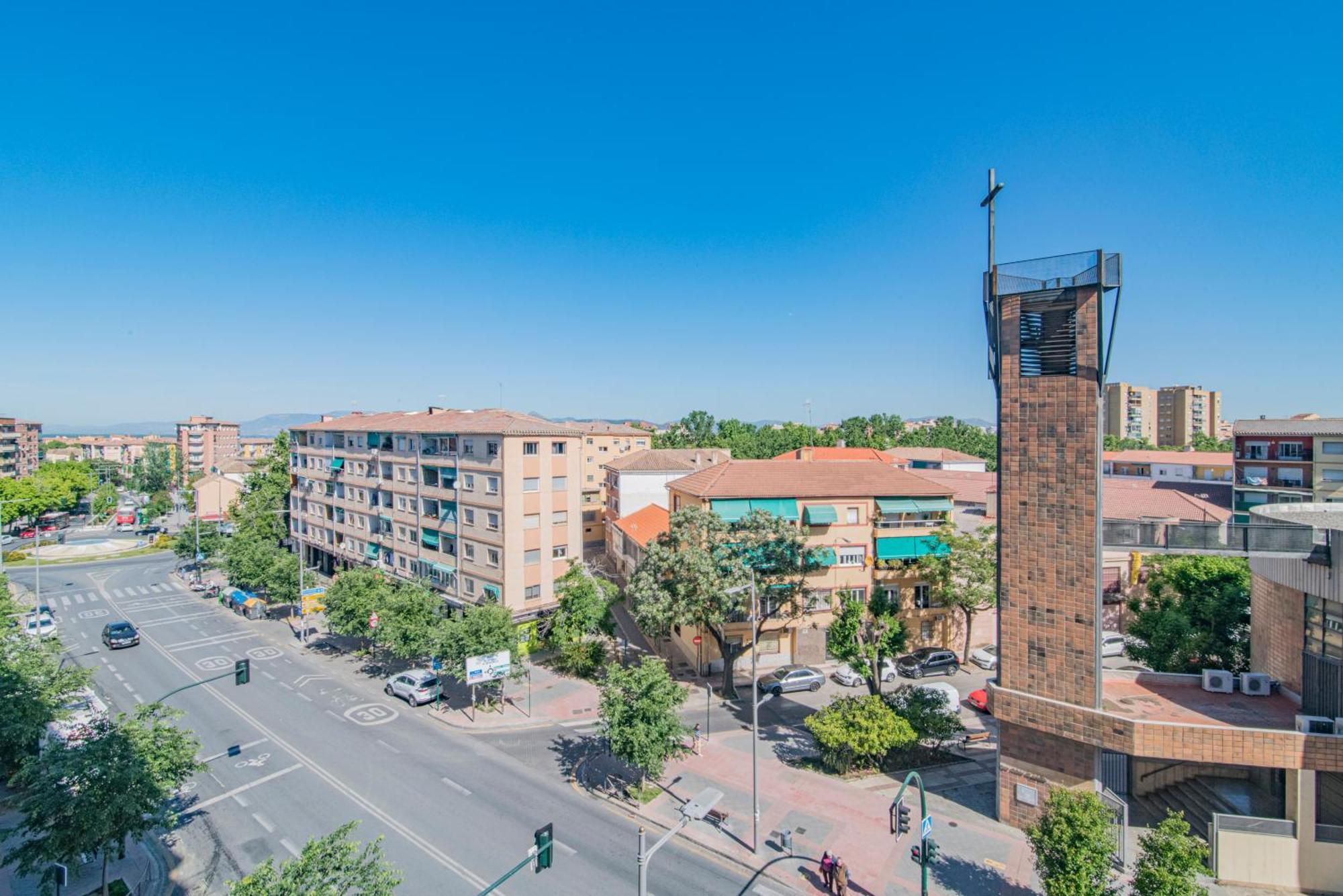Apartment Delfin Retreat Con Terraza Junto A Parada De Metro Granada